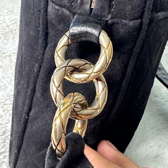 Chanel suede camera bag - Picture 4 of 9